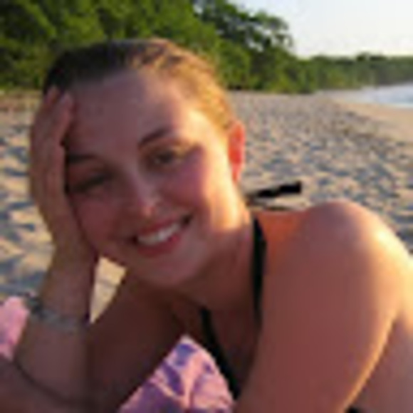 Meet your Posher, Laura - Picture 1 of 1